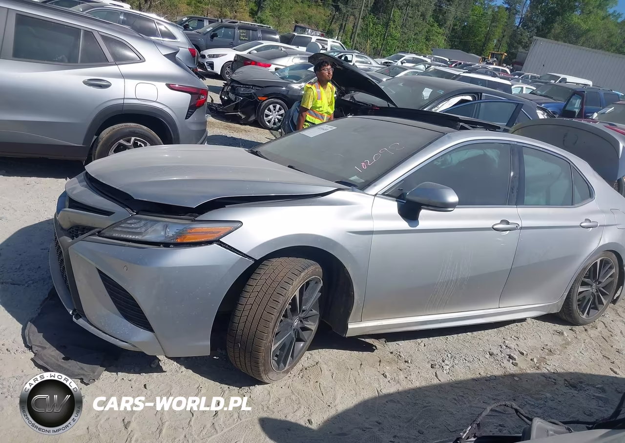 2018 Toyota Camry Xse VIN:4T1B61HK2JU102098 - 13