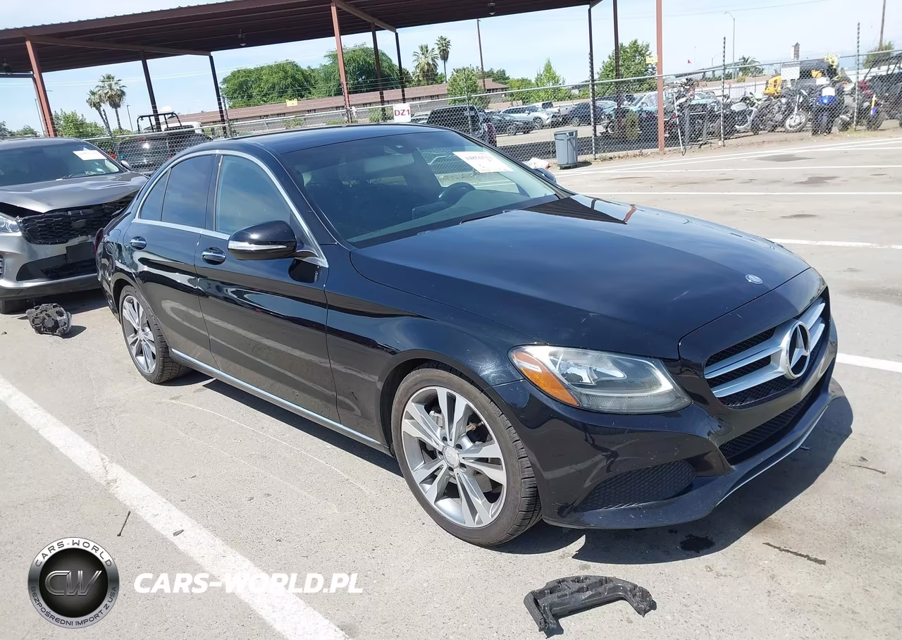 2015 Mercedes-Benz C 300 – zdjęcie 1 z 19
