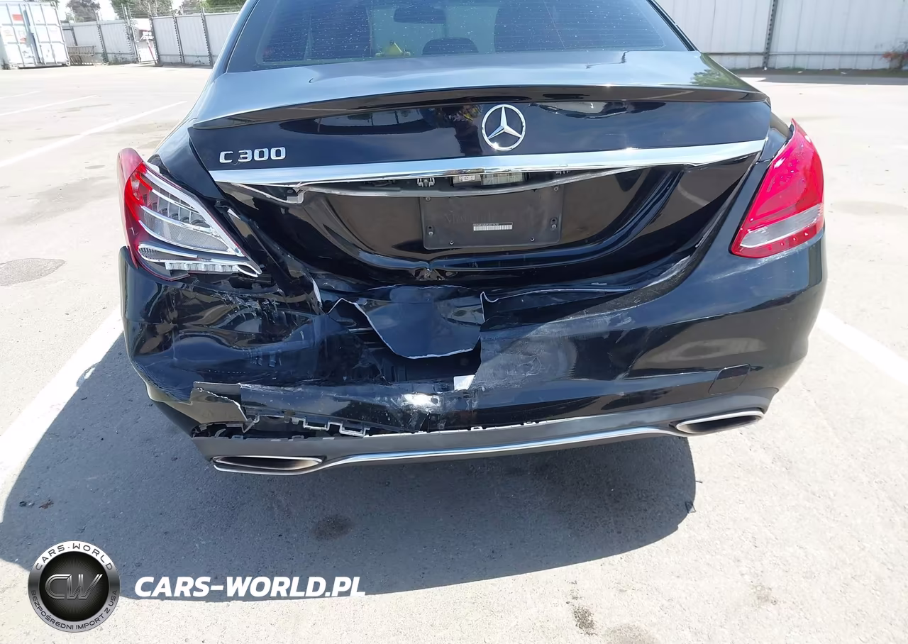 2015 Mercedes-Benz C 300 VIN:55SWF4JB4FU071470 - 18
