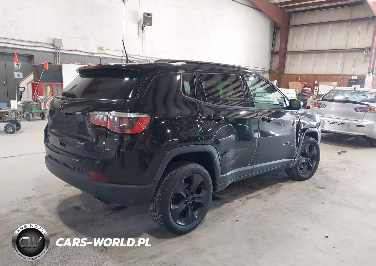 2019 Jeep Compass Altitude 4X4 VIN:3C4NJDBB1KT744124 - 4