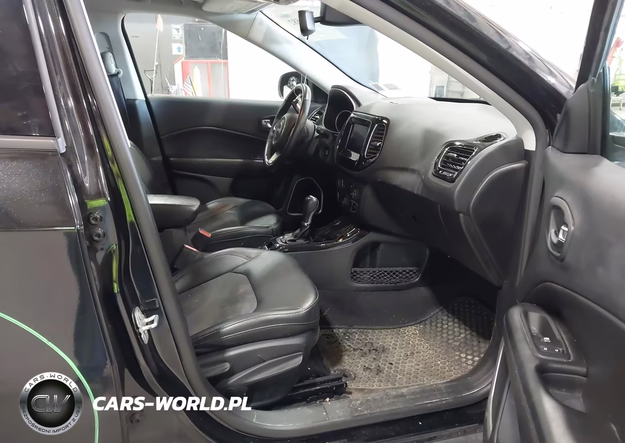 2019 Jeep Compass Altitude 4X4 VIN:3C4NJDBB1KT744124 - 5