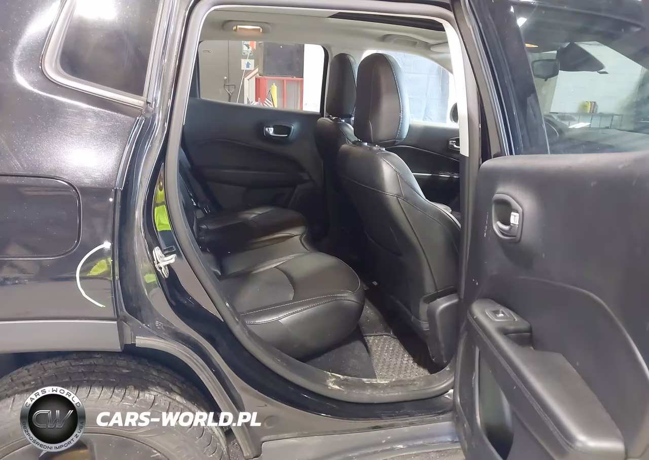 2019 Jeep Compass Altitude 4X4 VIN:3C4NJDBB1KT744124 - 8