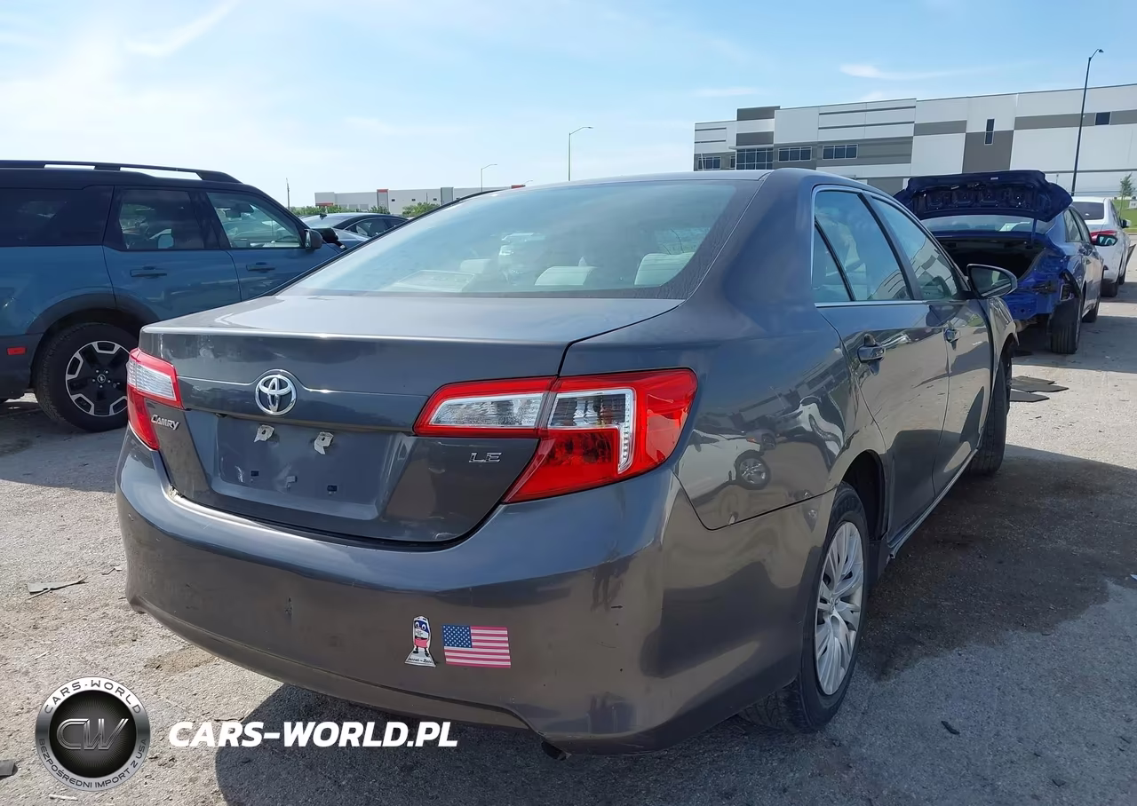 2014 Toyota Camry Le VIN:4T4BF1FK1ER438906 - 4