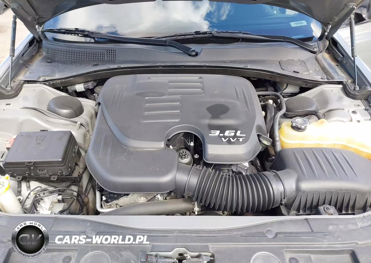 2019 Chrysler 300 300S VIN:2C3CCABG9KH561384 - 10