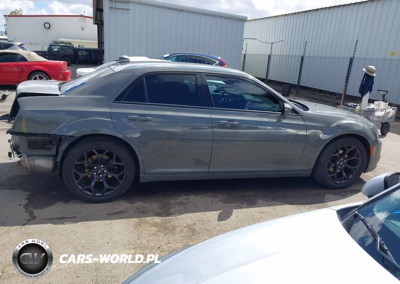 2019 Chrysler 300 300S VIN:2C3CCABG9KH561384 - 14