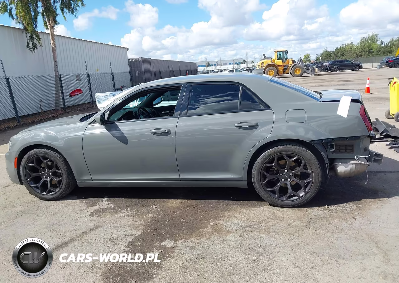 2019 Chrysler 300 300S VIN:2C3CCABG9KH561384 - 15