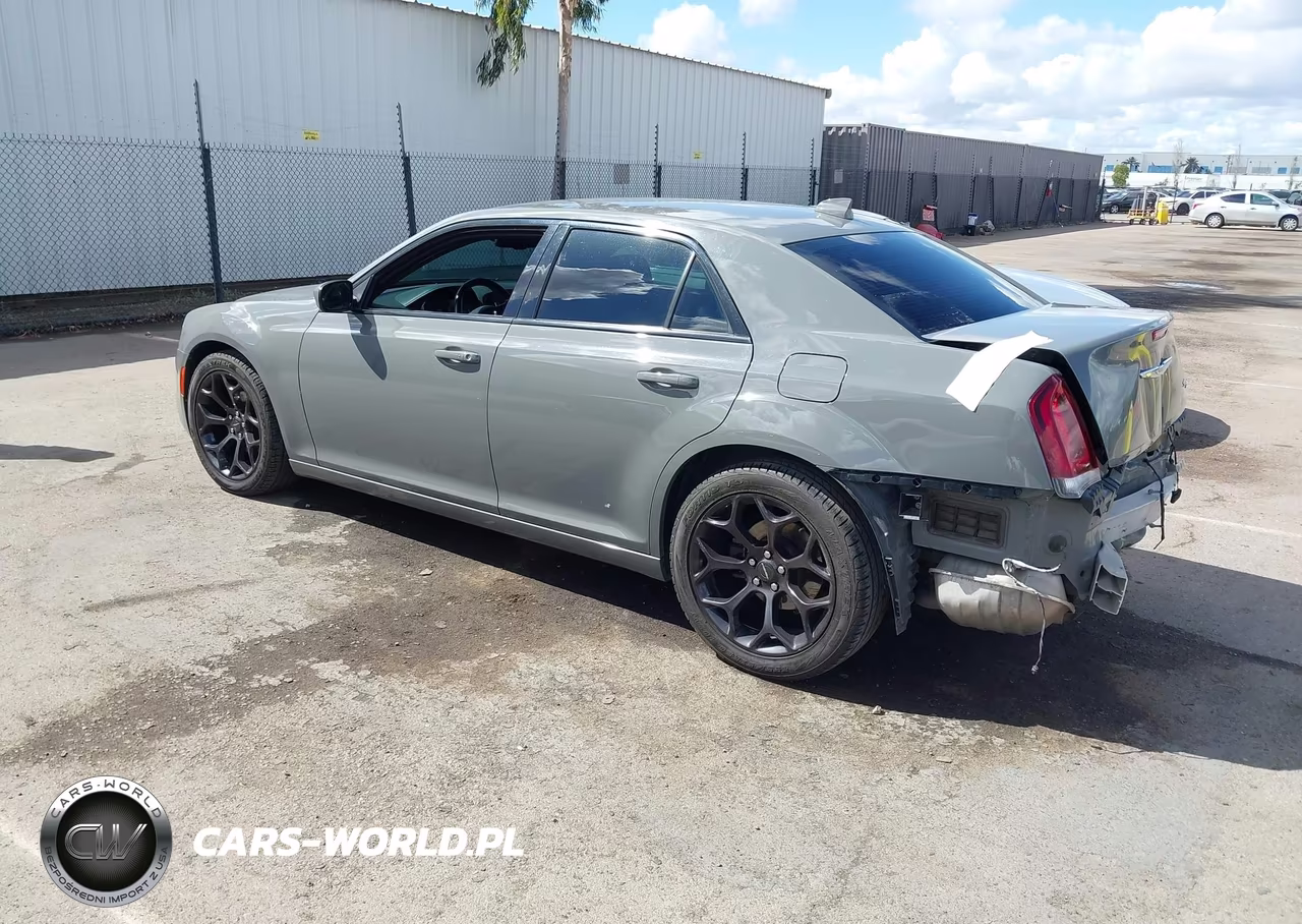 2019 Chrysler 300 300S VIN:2C3CCABG9KH561384 - 3