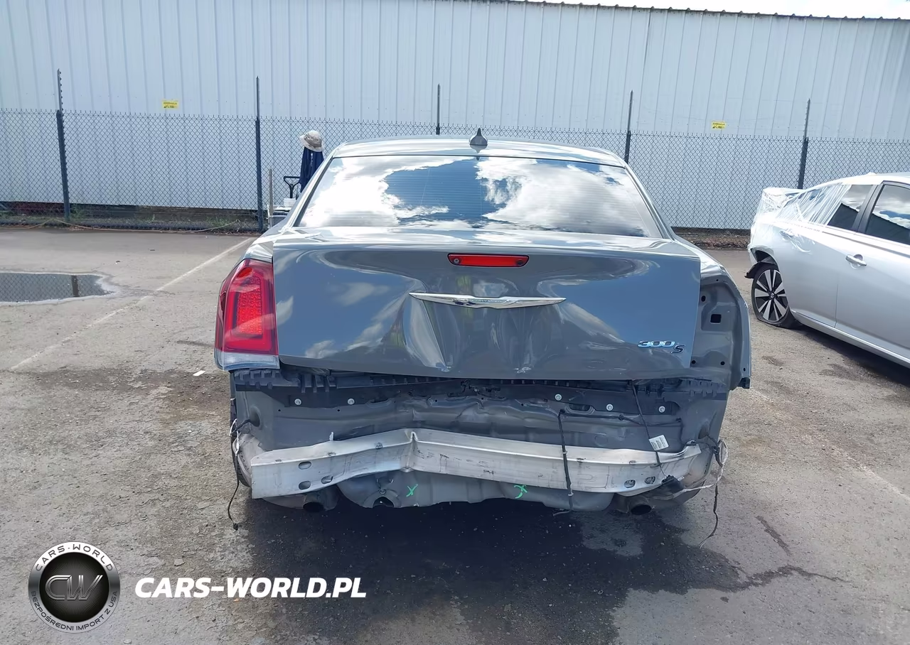 2019 Chrysler 300 300S VIN:2C3CCABG9KH561384 - 6
