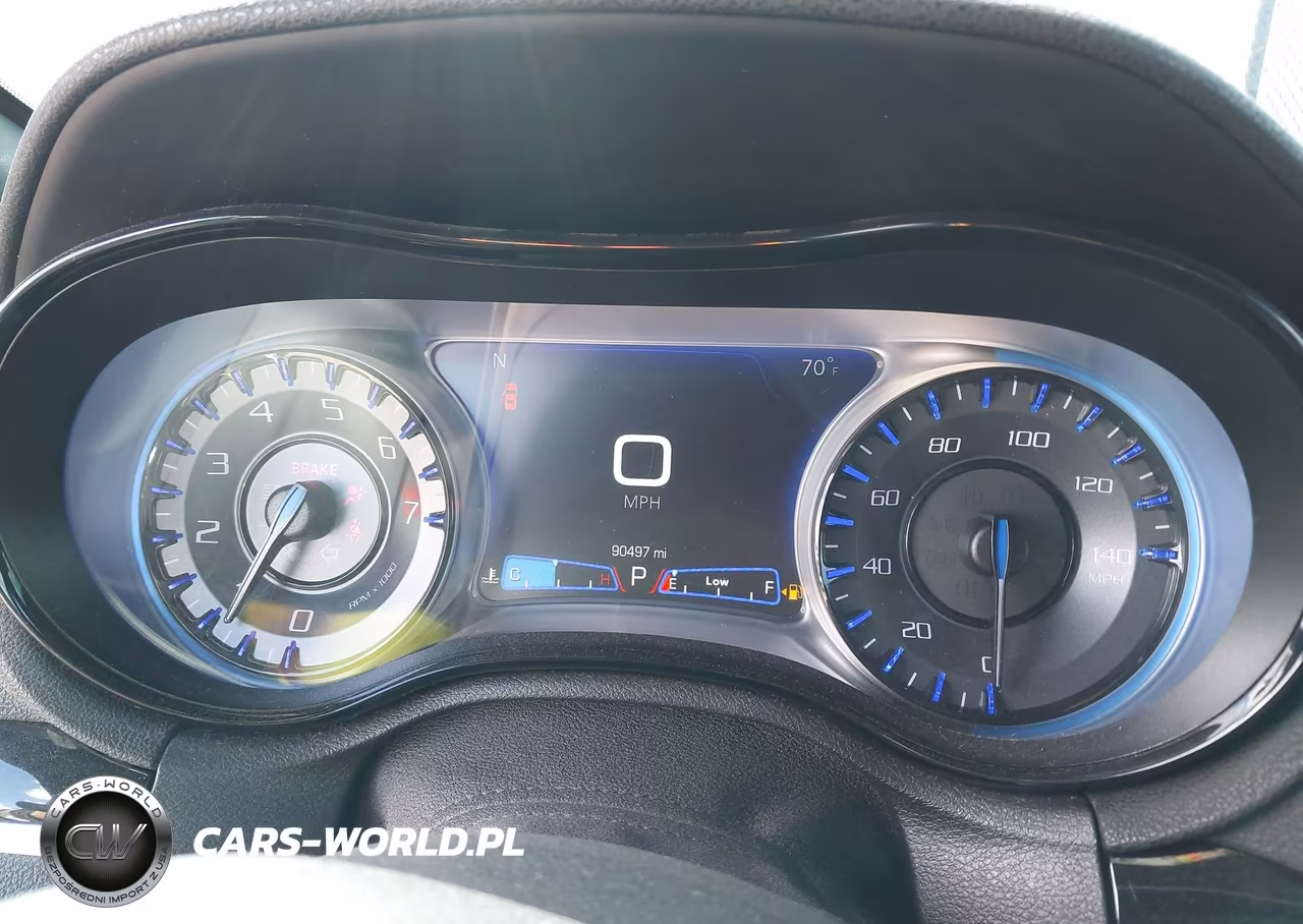 2019 Chrysler 300 300S VIN:2C3CCABG9KH561384 - 7