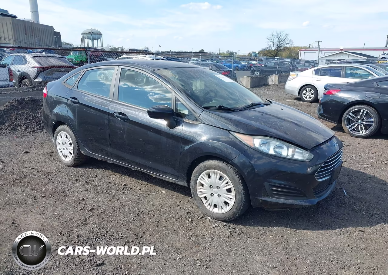 2015 Ford Fiesta S – zdjęcie 1 z 11