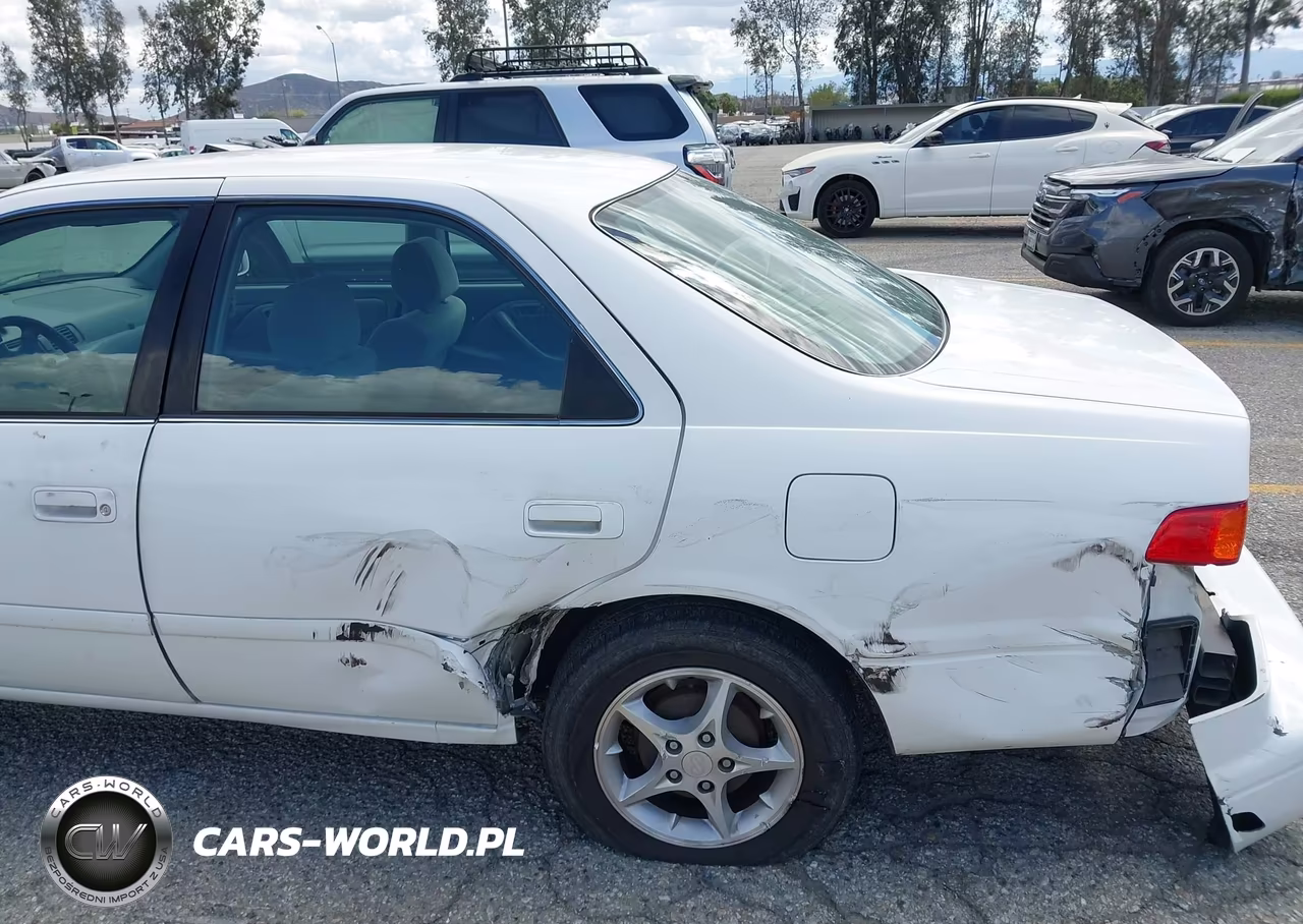 2001 Toyota Camry Le VIN:4T1BG22K01U845452 - 18