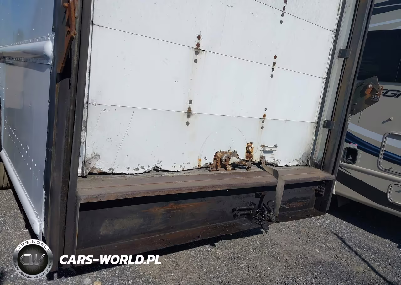 2004 Freightliner Chassis M Line Walk-In Van VIN:4UZAARBW14CM98992 - 11