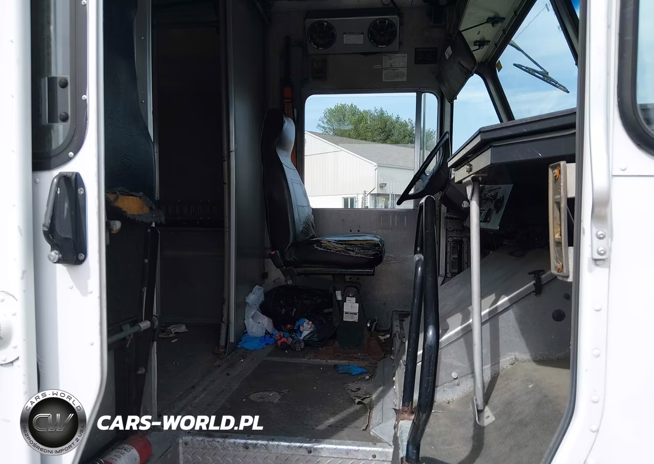2008 Freightliner Chassis M Line Walk-In Van VIN:4UZAARDU58CZ90801 - 7
