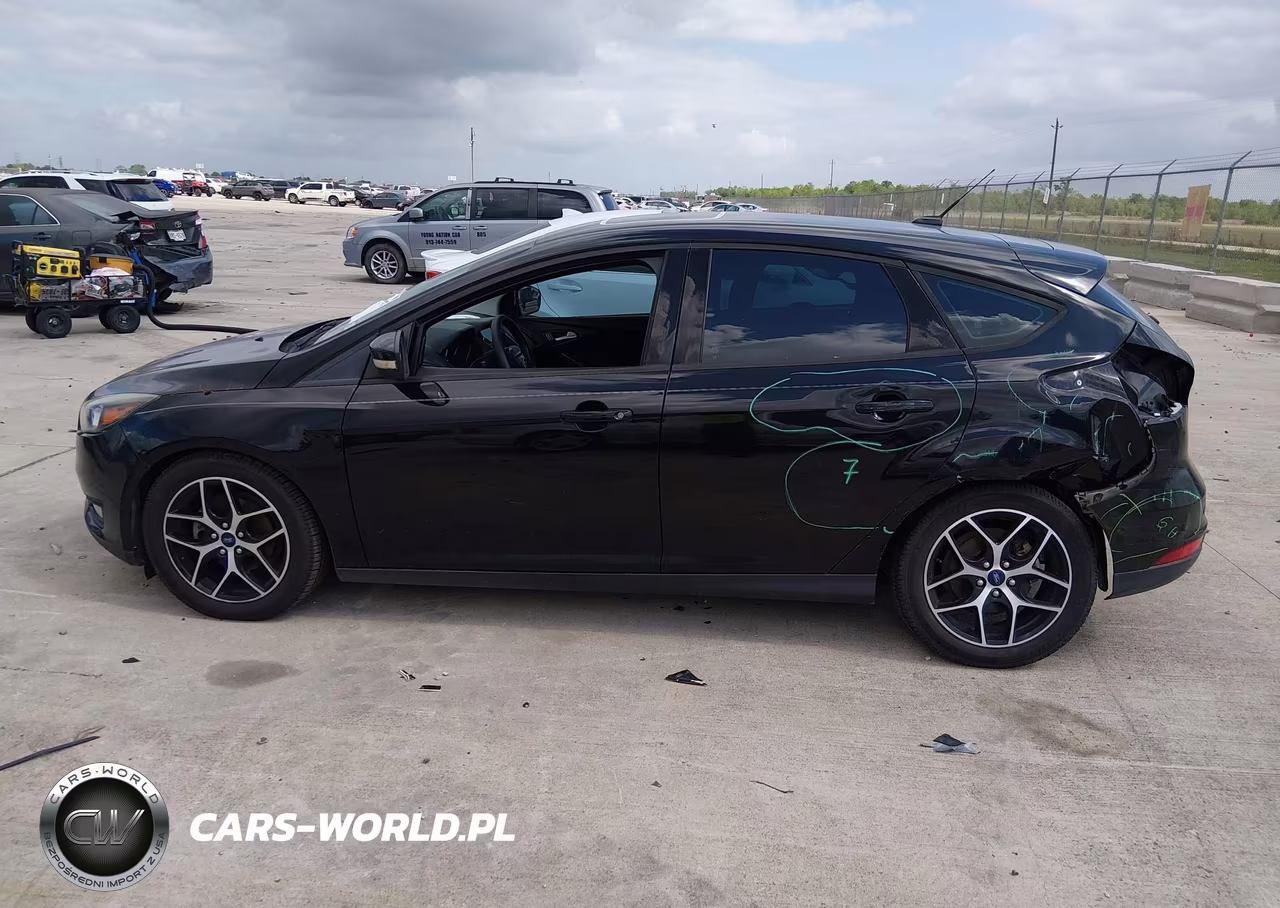 2017 Ford Focus Sel VIN:1FADP3M26HL269842 - 14