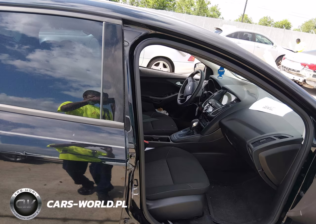 2017 Ford Focus Sel VIN:1FADP3M26HL269842 - 5