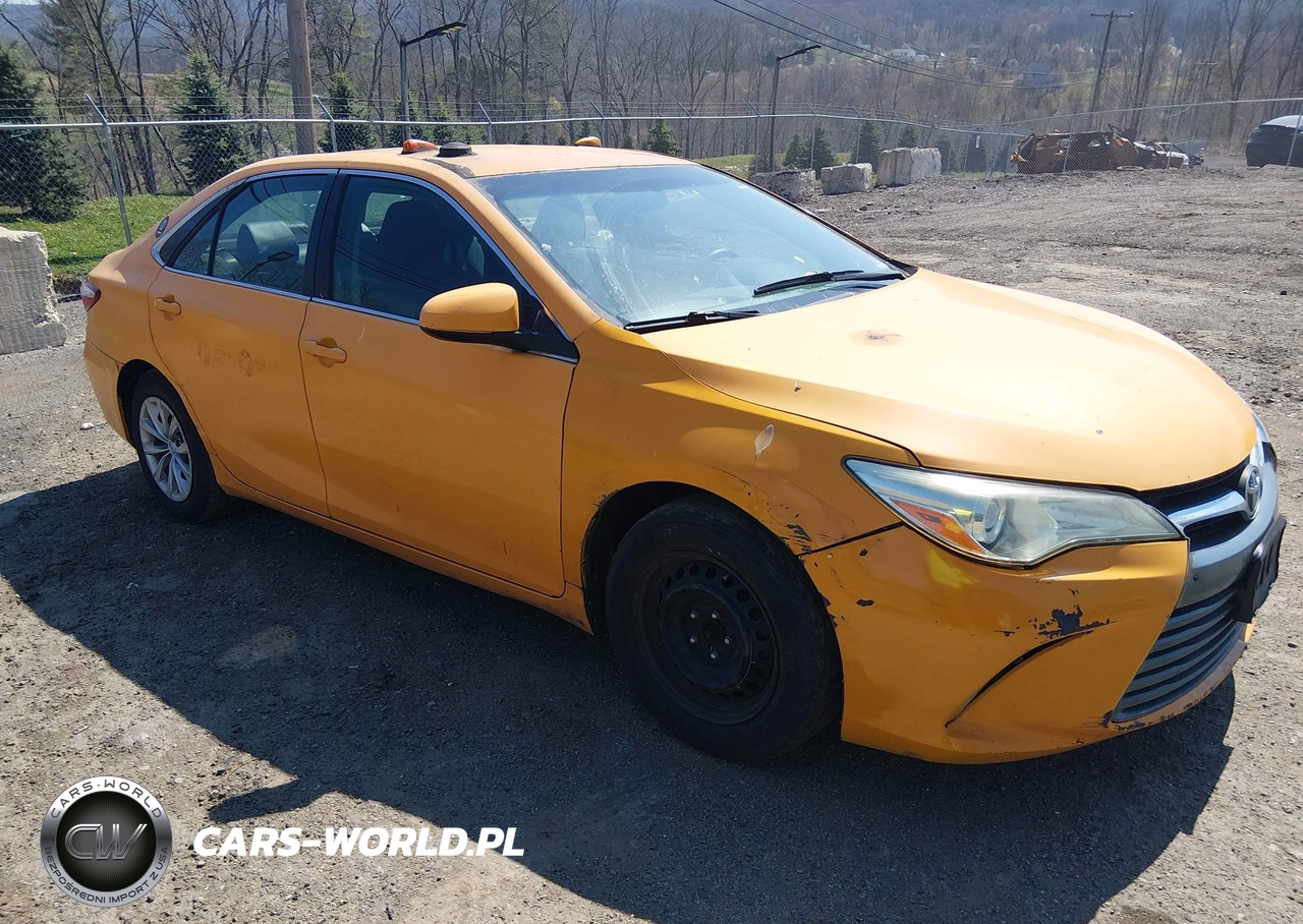 2015 Toyota Camry Hybrid Le