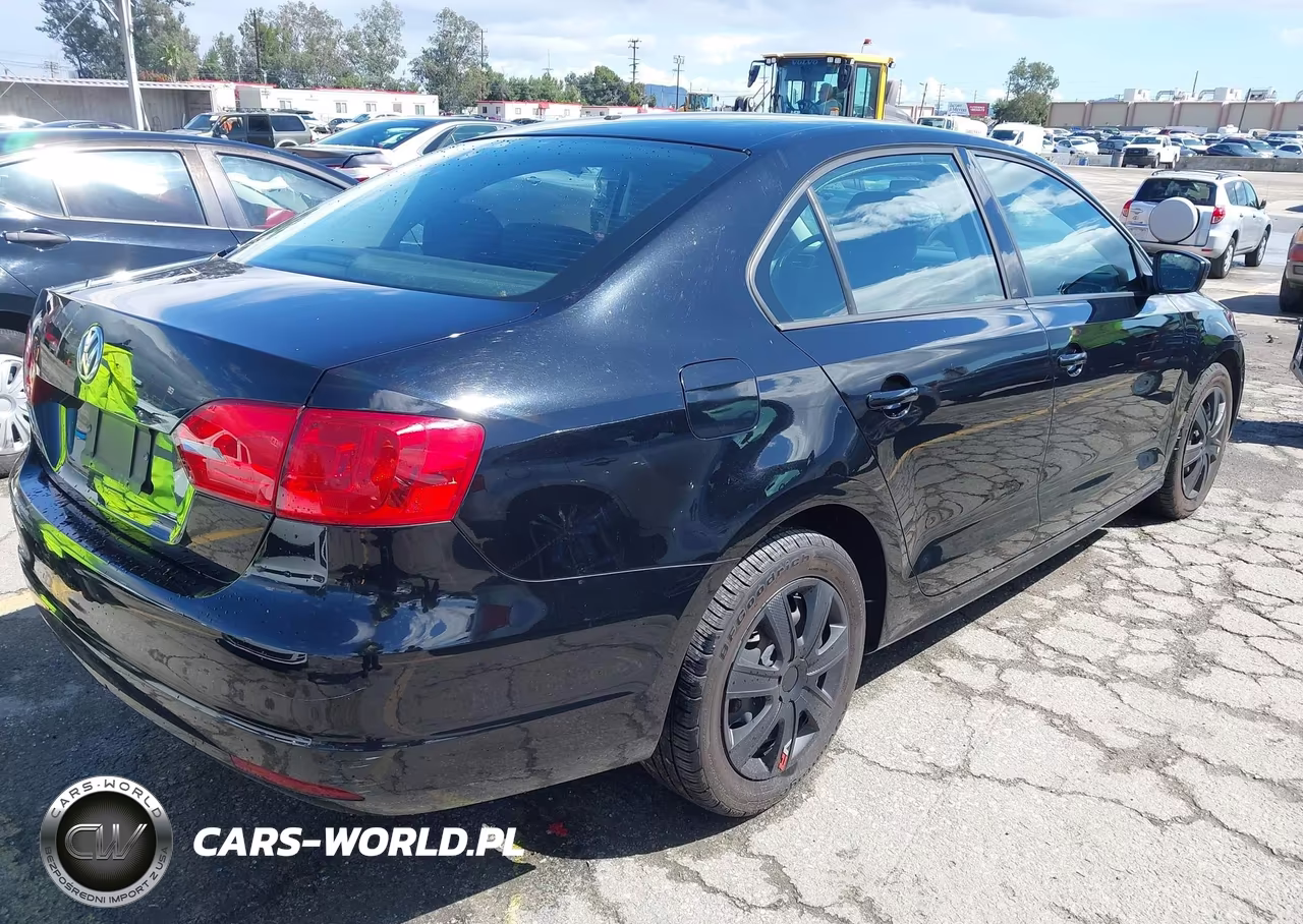 2012 Volkswagen Jetta 2.0L S VIN:3VW2K7AJ2CM117158 - 4