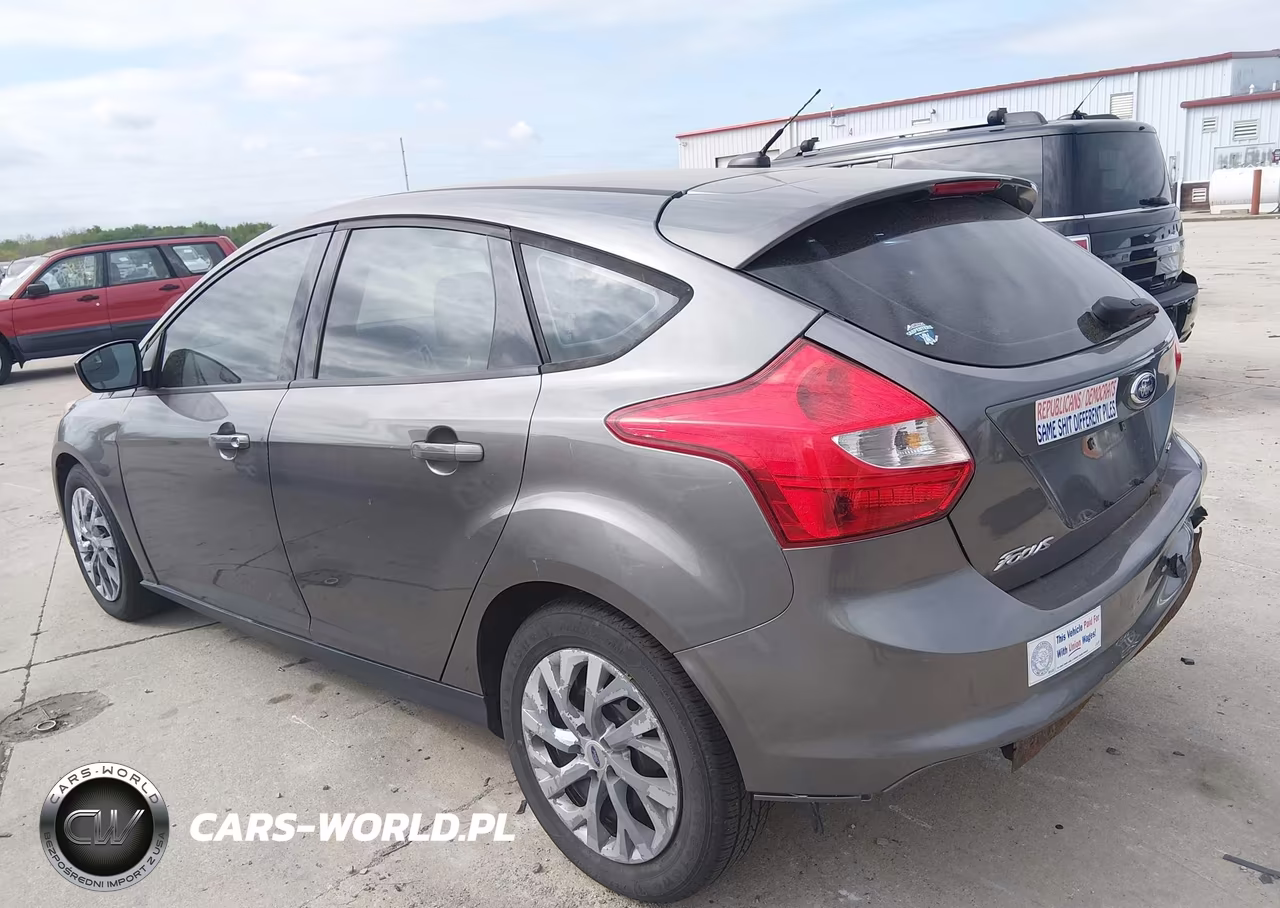 2012 Ford Focus Se VIN:1FAHP3K22CL354545 - 3