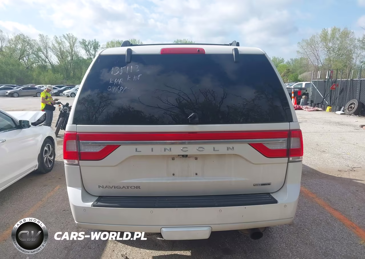 2015 Lincoln Navigator VIN:5LMJJ2JT3FEJ03245 - 16