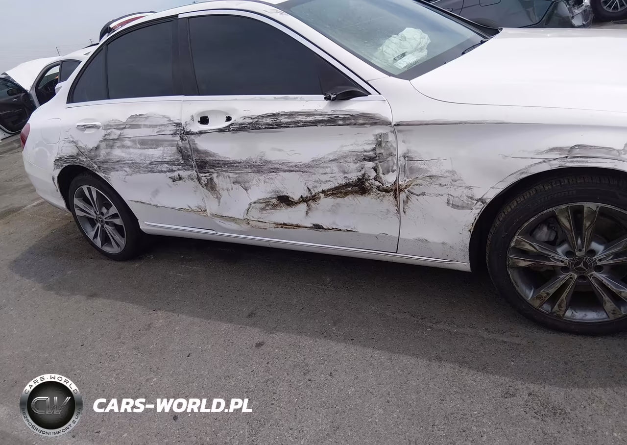 2018 Mercedes-Benz C 300 VIN:55SWF4JB7JU268786 - 13