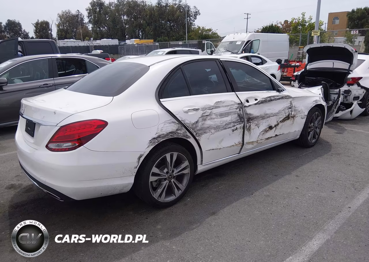 2018 Mercedes-Benz C 300 VIN:55SWF4JB7JU268786 - 4