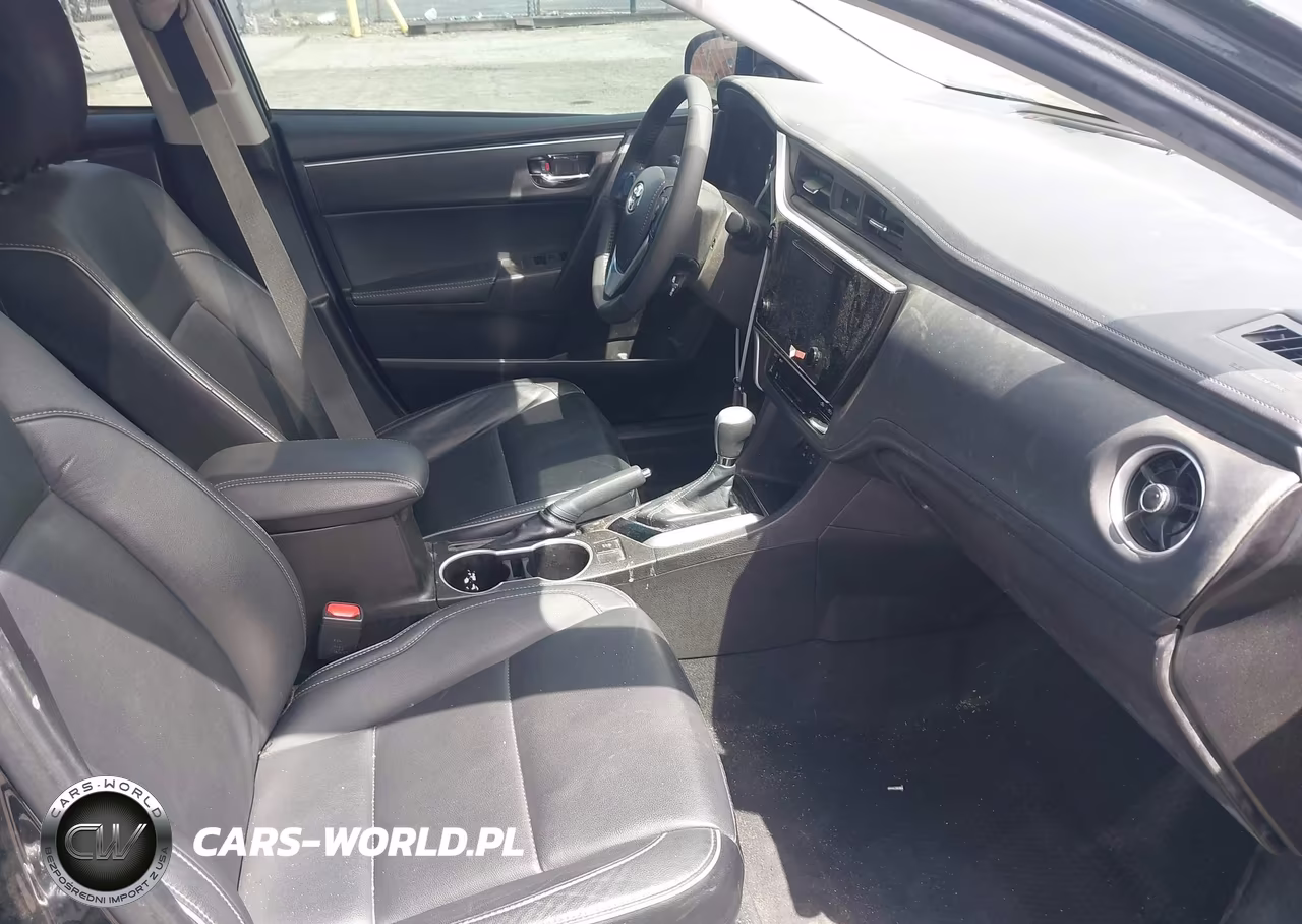 2018 Toyota Corolla Xle VIN:5YFBURHE4JP824043 - 5