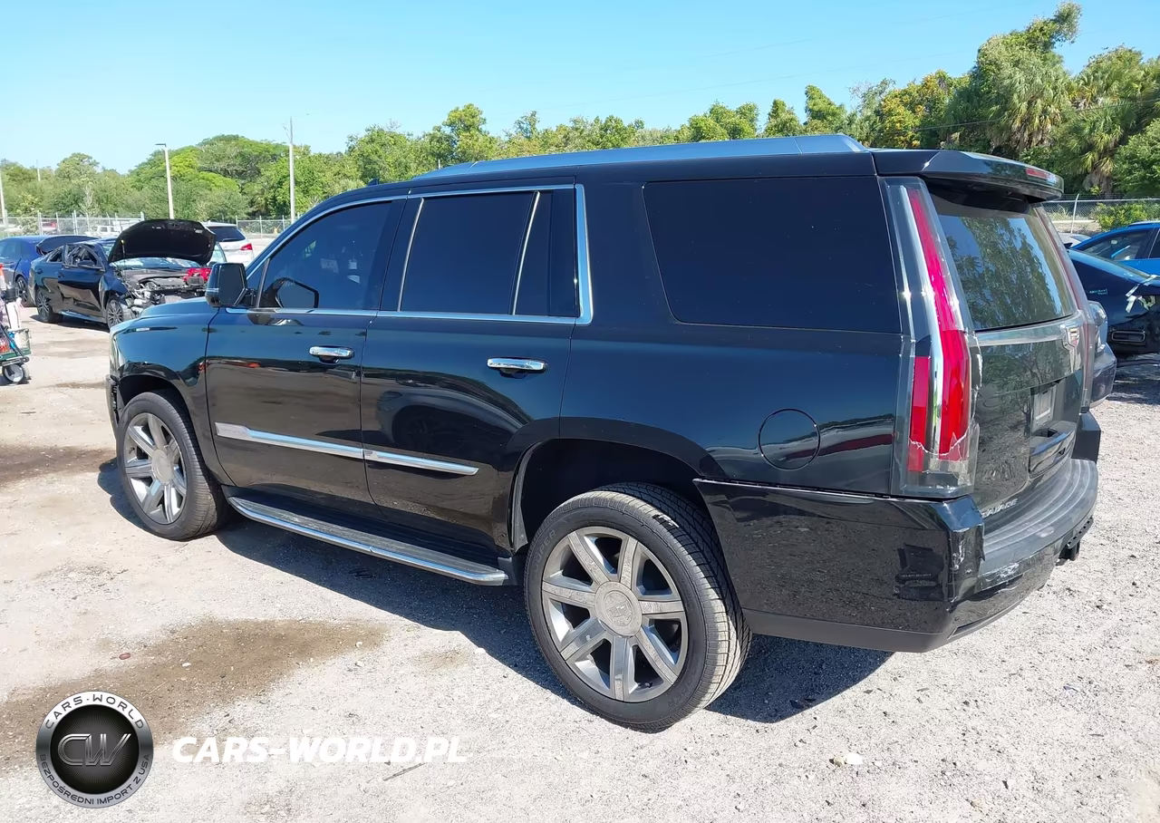 2017 Cadillac Escalade Luxury VIN:1GYS3BKJ9HR324308 - 3