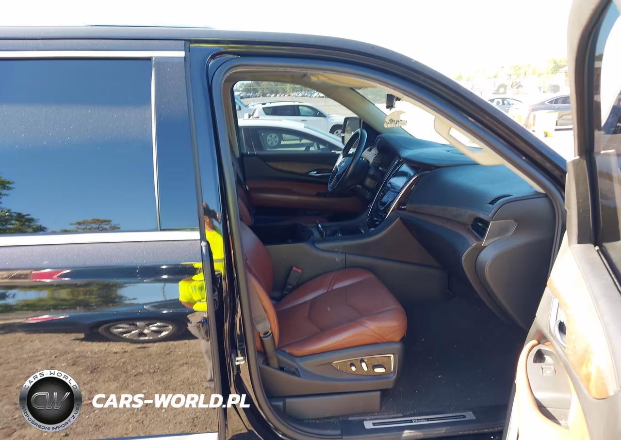 2017 Cadillac Escalade Luxury VIN:1GYS3BKJ9HR324308 - 5