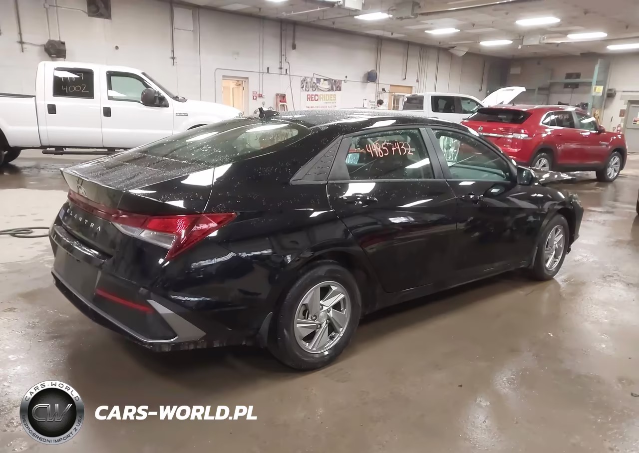 2025 Hyundai Elantra Se VIN:KMHLL4DG4SU087640 - 4