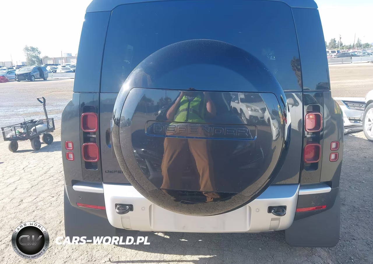 2025 Land Rover Defender 110 P300 VIN:SALEJ7EX5S2374508 - 16