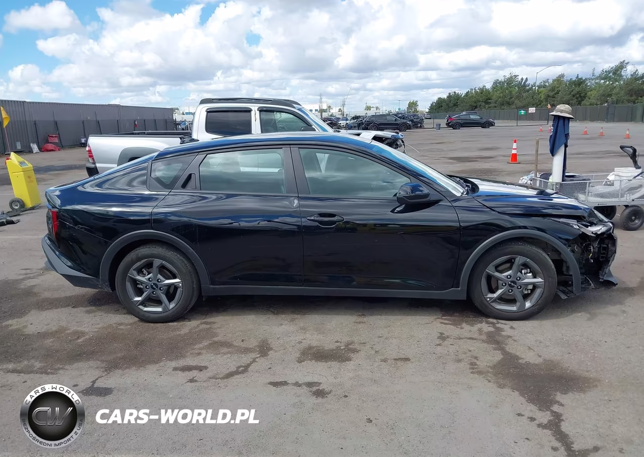 2025 Kia K4 Lxs VIN:3KPFT4DE8SE032008 - 14