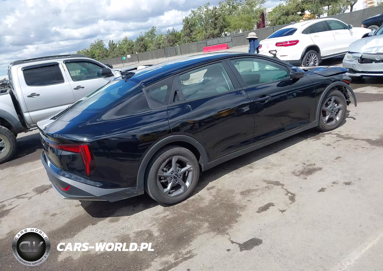 2025 Kia K4 Lxs VIN:3KPFT4DE8SE032008 - 4