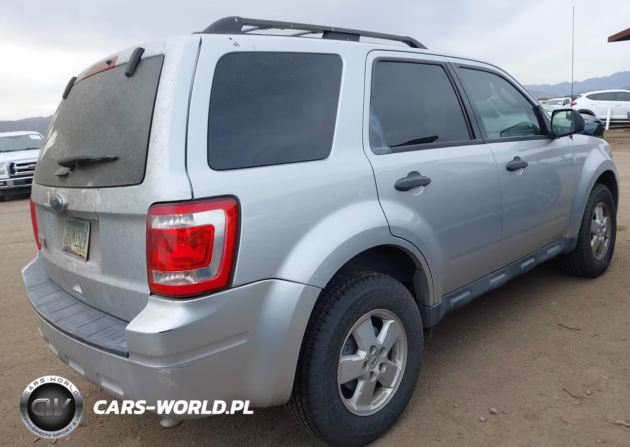 2011 Ford Escape Xlt VIN:1FMCU0D7XBKB35613 - 4