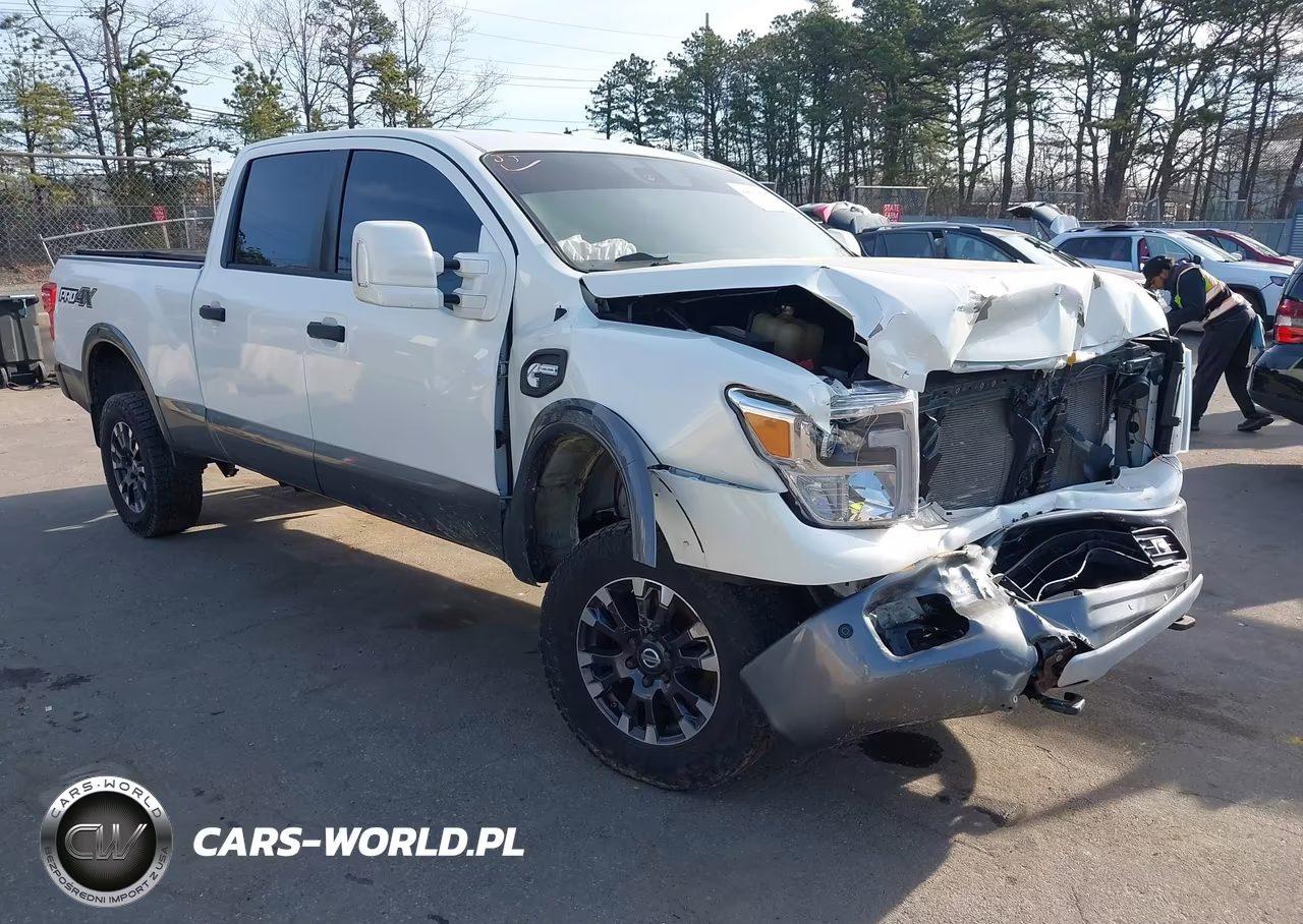 2016 Nissan Titan Xd Pro-4X Diesel – zdjęcie 1 z 19