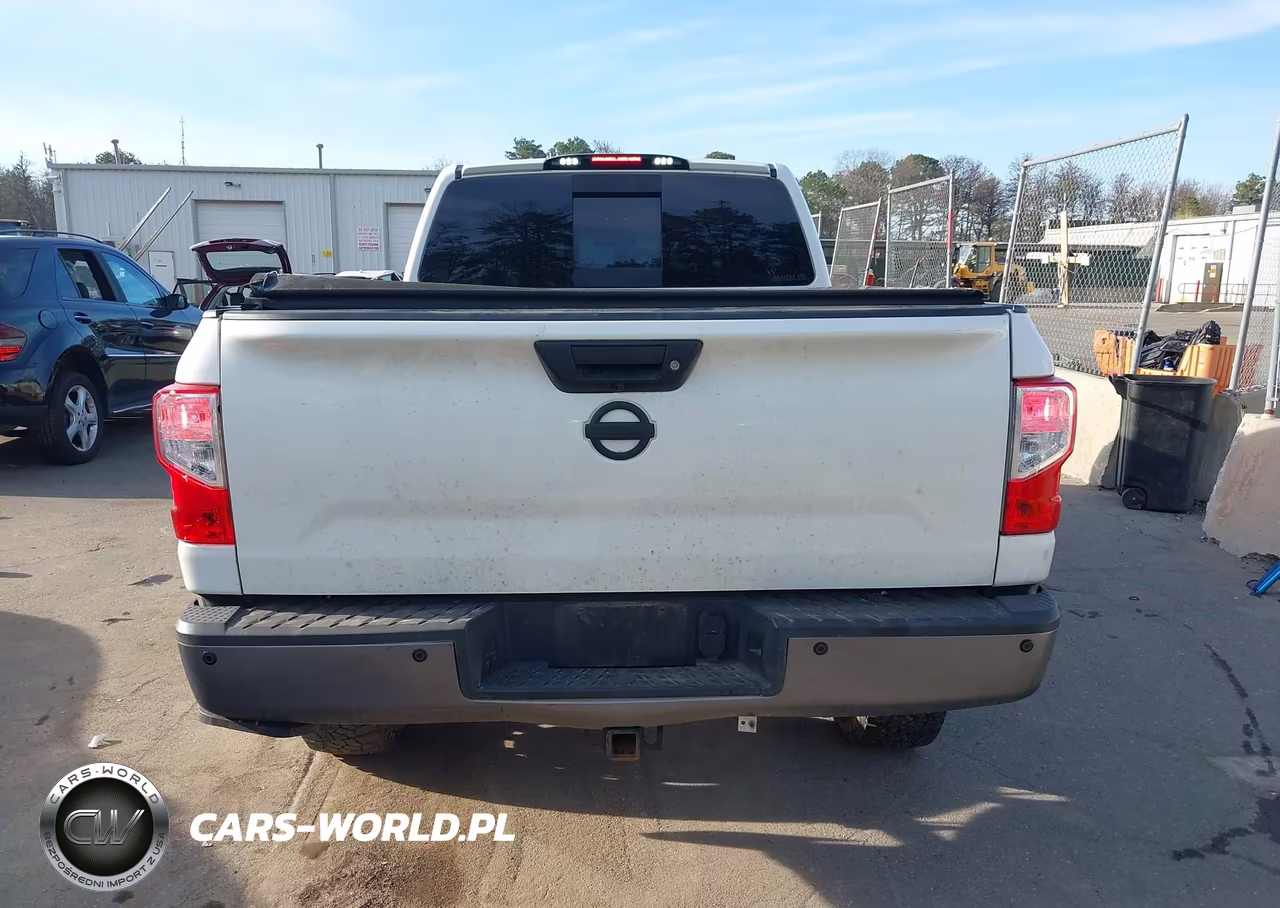 2016 Nissan Titan Xd Pro-4X Diesel VIN:1N6BA1F49GN513330 - 17