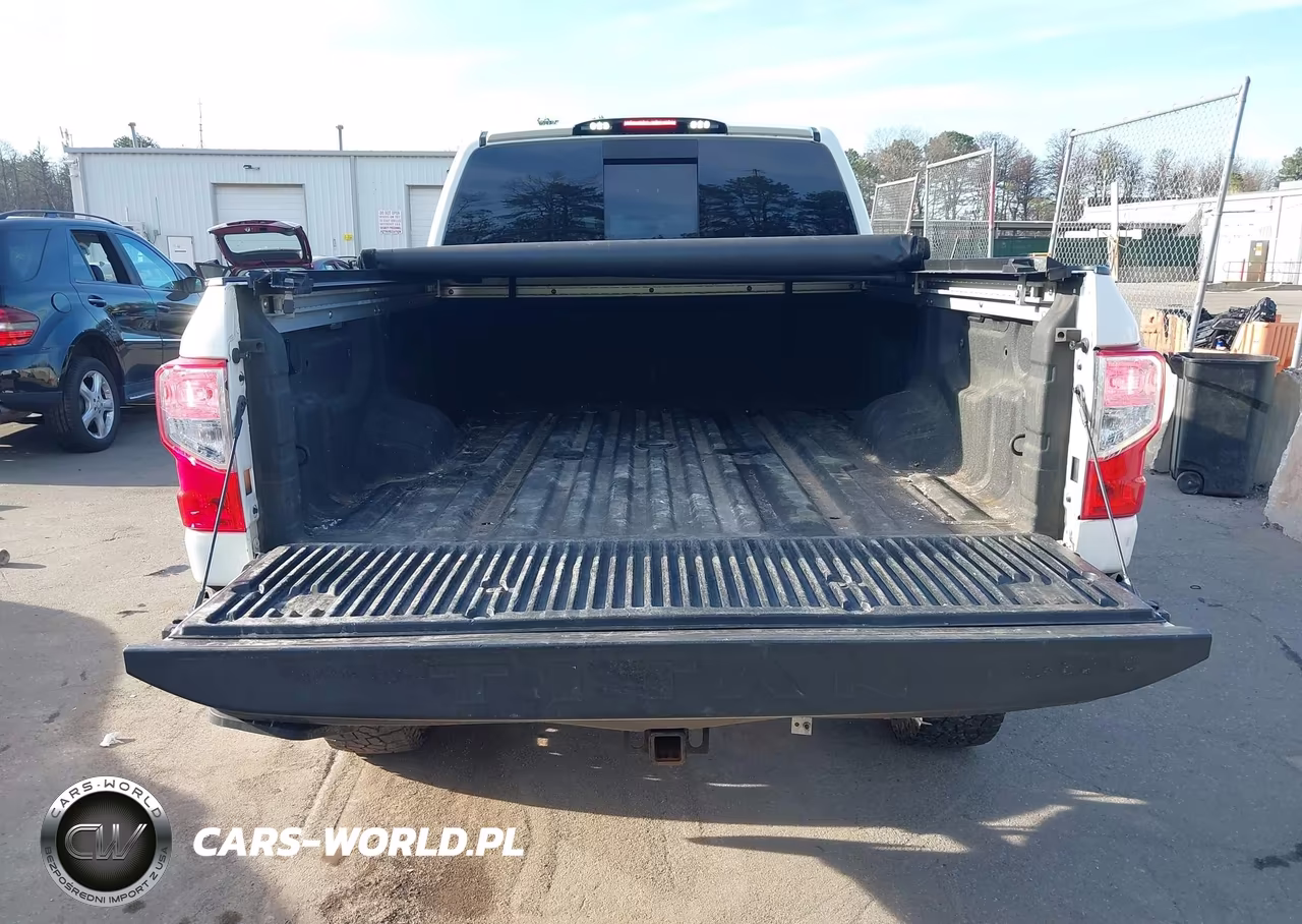 2016 Nissan Titan Xd Pro-4X Diesel VIN:1N6BA1F49GN513330 - 18