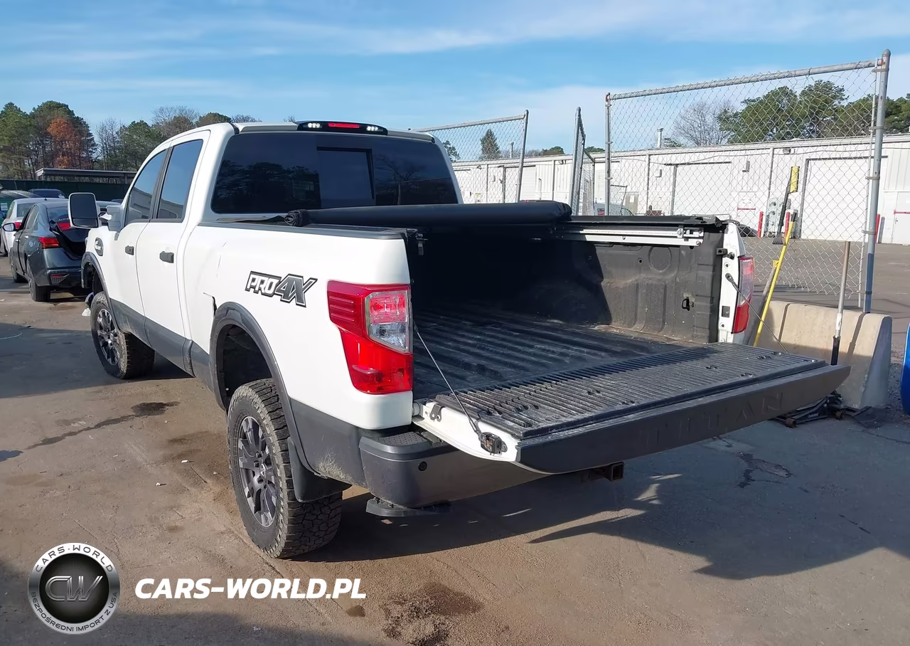 2016 Nissan Titan Xd Pro-4X Diesel VIN:1N6BA1F49GN513330 - 3