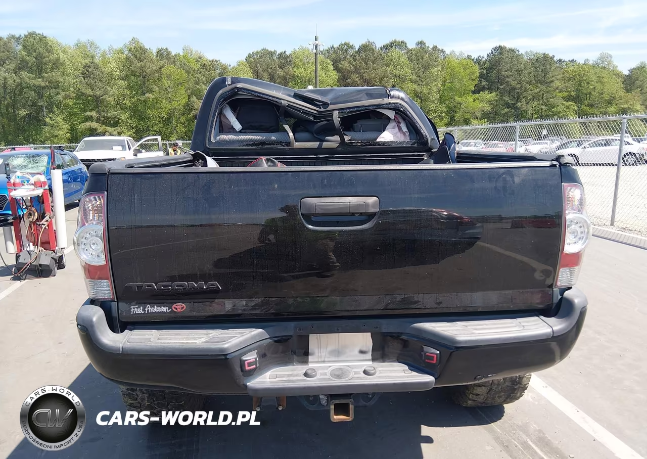 2015 Toyota Tacoma Base V6 VIN:3TMLU4EN7FM184310 - 15