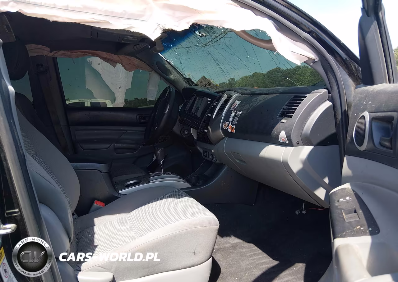 2015 Toyota Tacoma Base V6 VIN:3TMLU4EN7FM184310 - 5