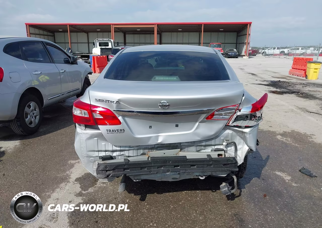 2018 Nissan Sentra S VIN:3N1AB7AP7JY301930 - 17