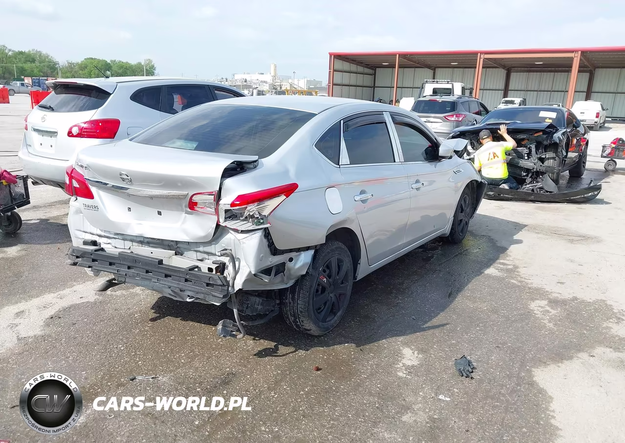 2018 Nissan Sentra S VIN:3N1AB7AP7JY301930 - 4