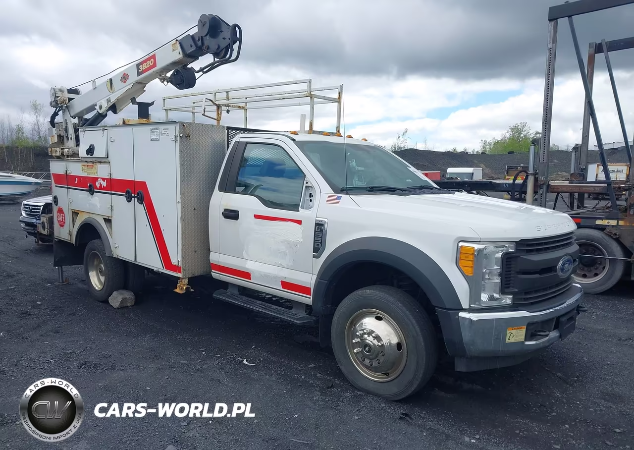2017 Ford F-550 Chassis Xl