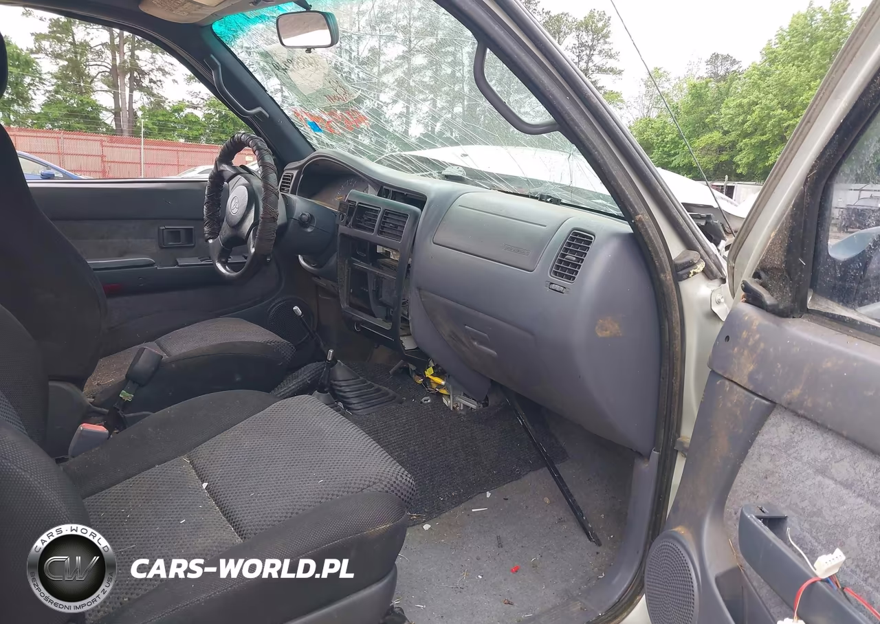 2000 Toyota Tacoma VIN:4TAWM72N1YZ631178 - 5