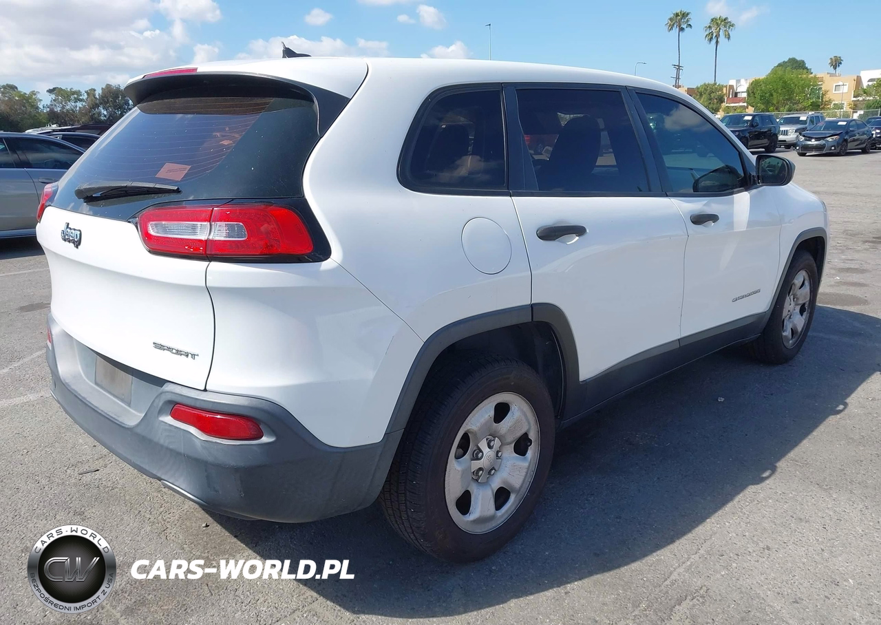 2015 Jeep Cherokee Sport VIN:1C4PJLAB5FW566979 - 4