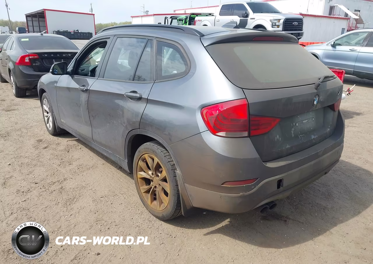 2014 BMW X1 xDrive28I VIN:WBAVL1C55EVR95134 - 3