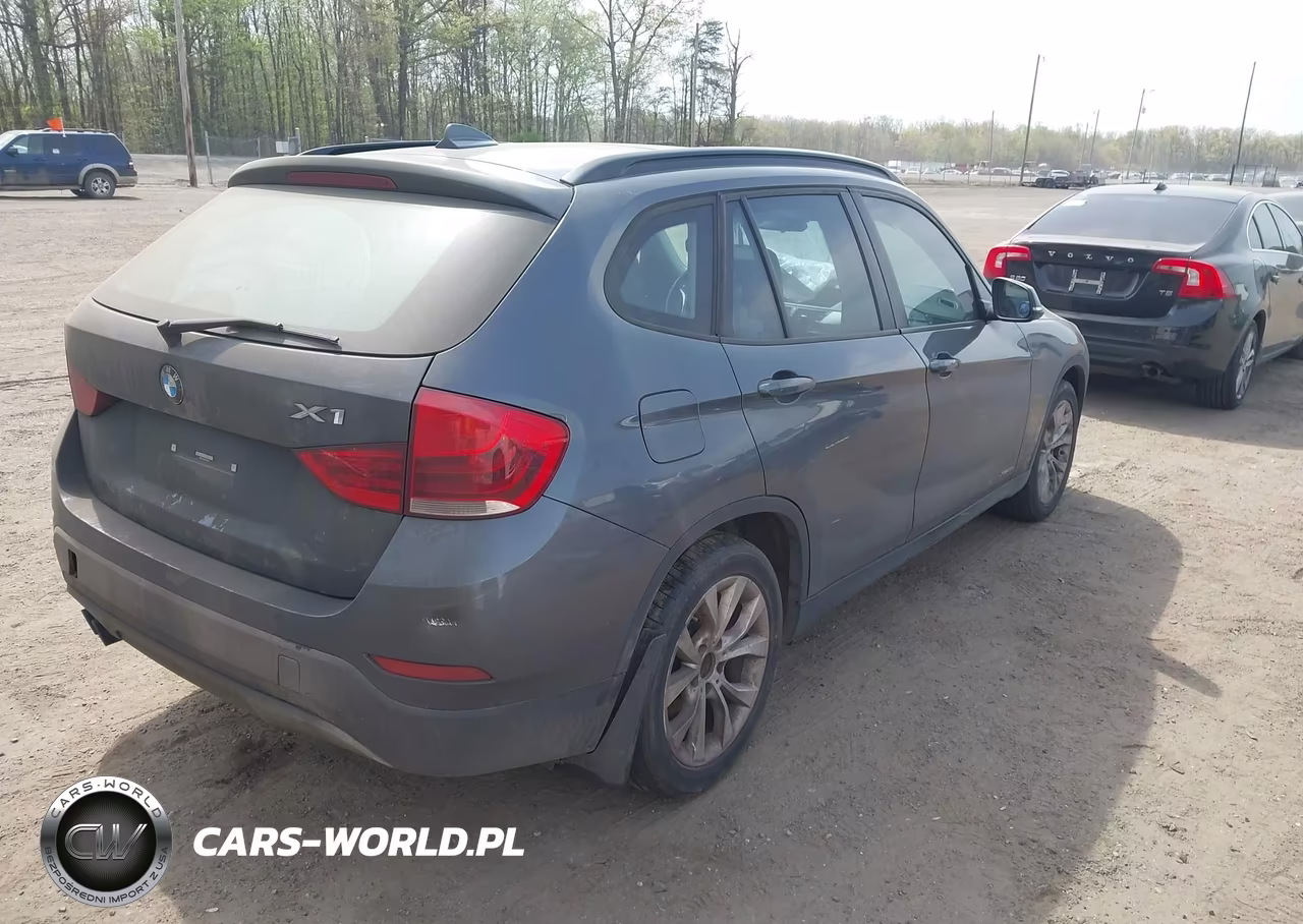 2014 BMW X1 xDrive28I VIN:WBAVL1C55EVR95134 - 4
