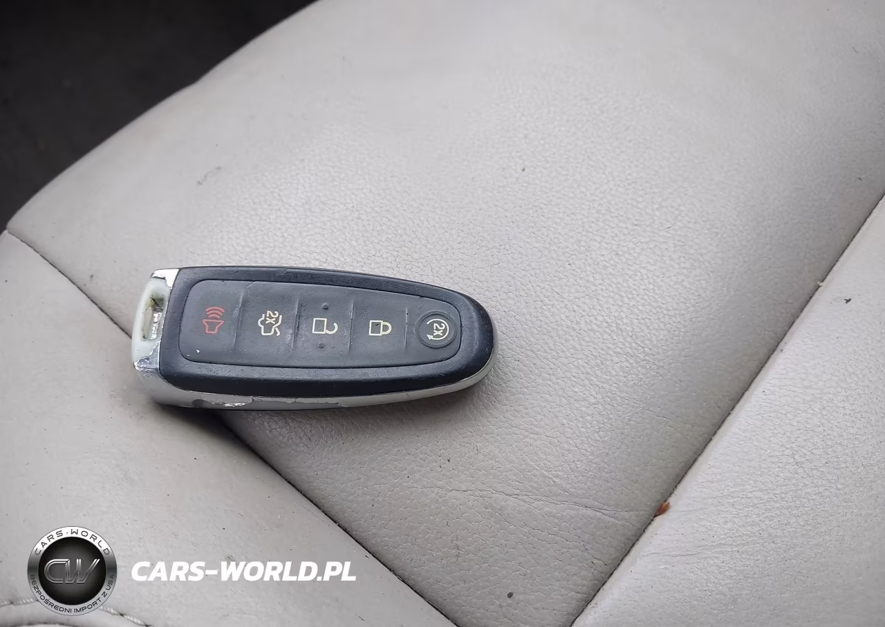 2015 Ford Escape Titanium VIN:1FMCU9J95FUB69575 - 11