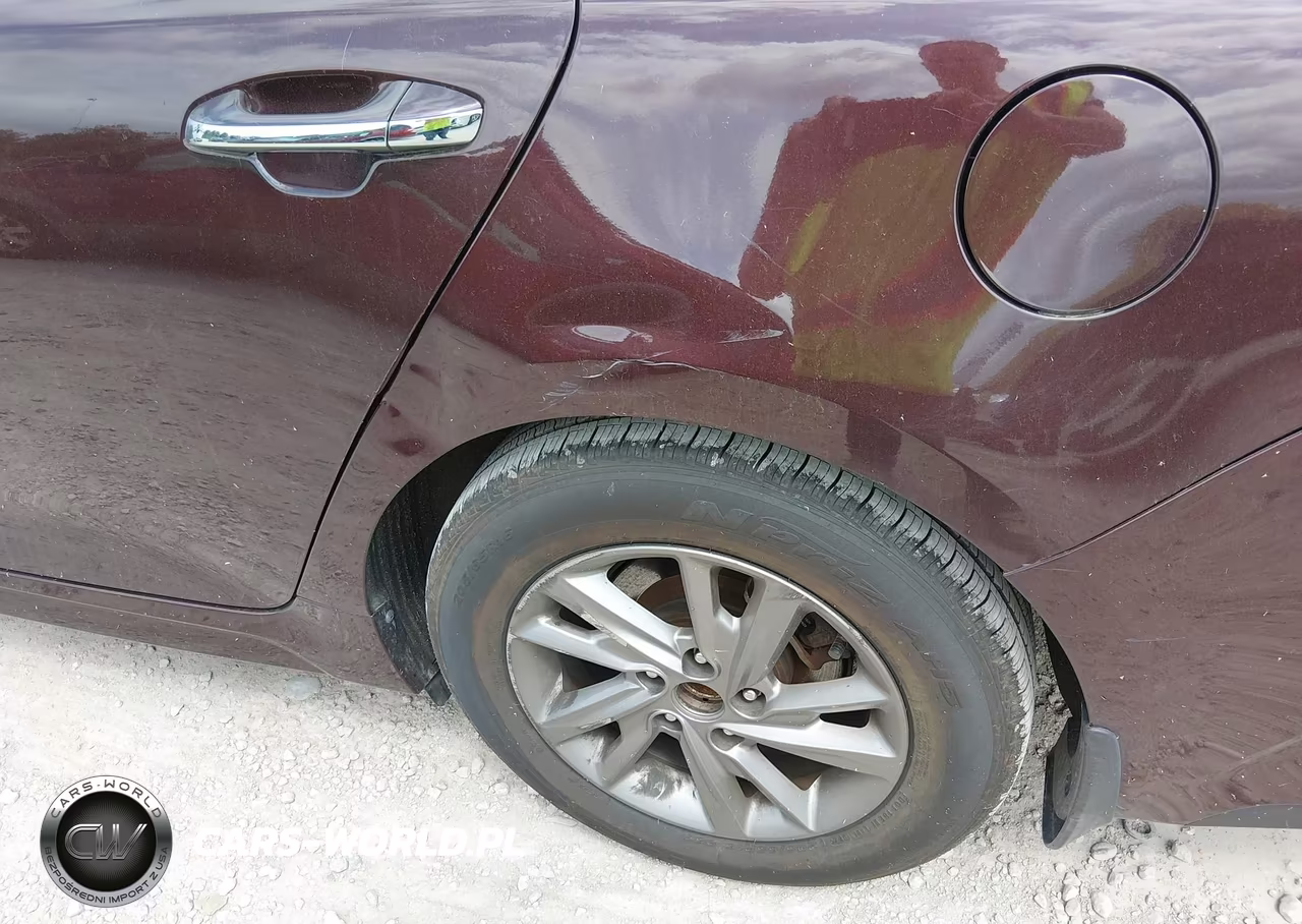 2019 Kia Optima Lx VIN:5XXGT4L31KG336650 - 19