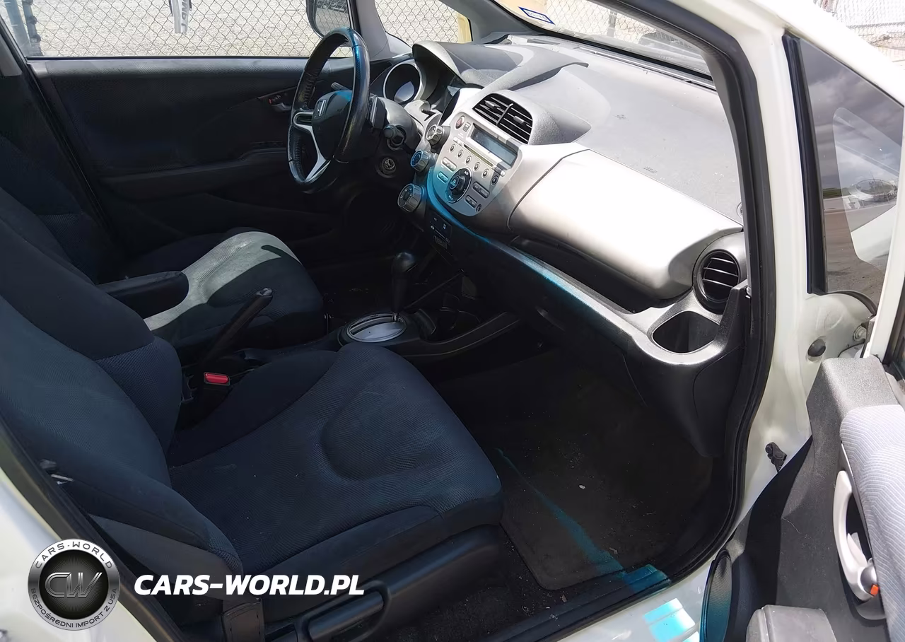 2010 Honda Fit Sport VIN:JHMGE8H46AC002677 - 5