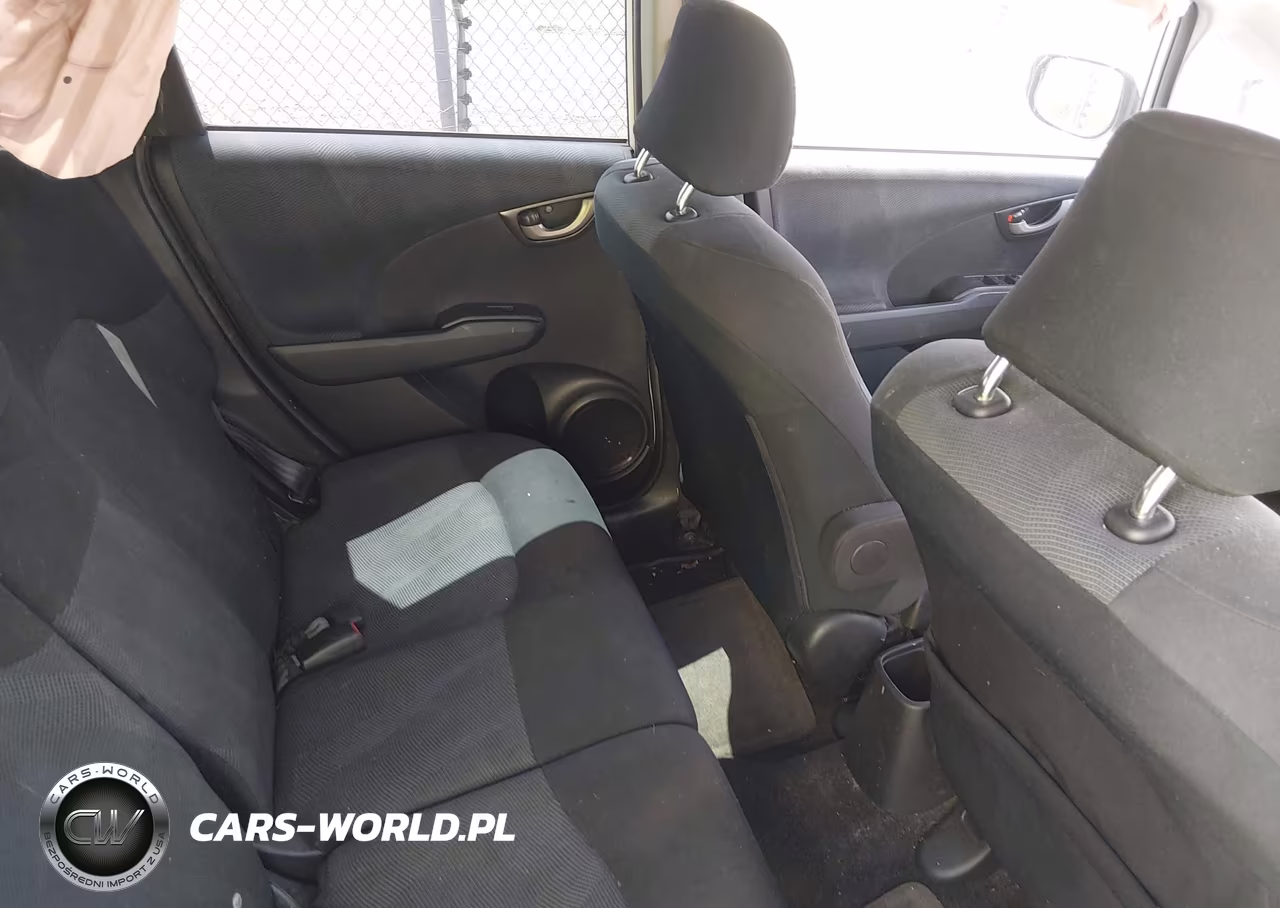 2010 Honda Fit Sport VIN:JHMGE8H46AC002677 - 8